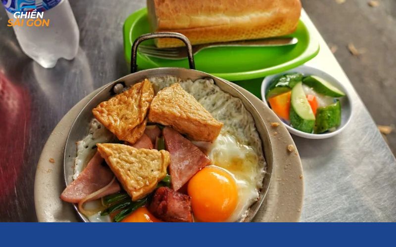 Nguyên liệu tươi ngon tại bánh mì Hòa Mã