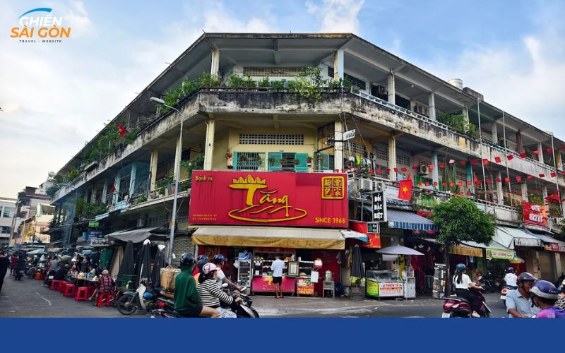 Không gian tiệm bánh mì Tăng Quận 5