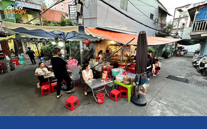 Không gian quán Bánh Canh Cua Bà Ba Quận 5