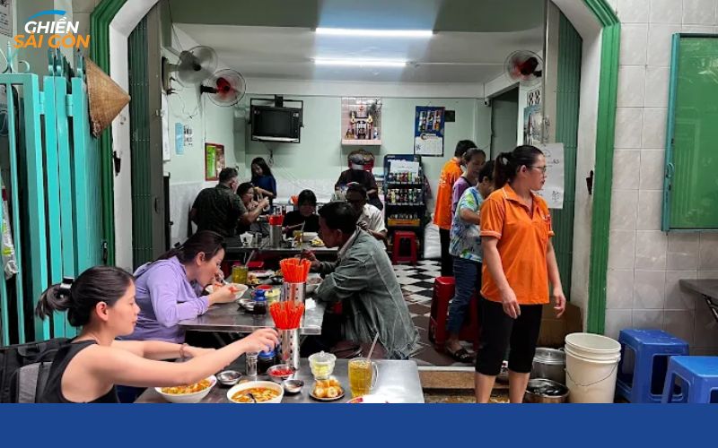 Dịch vụ phục vụ tại Bánh Canh Cua Hoàng Lan Quận 10