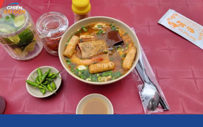 Món bánh canh cua tại Út Lệ Quận 10