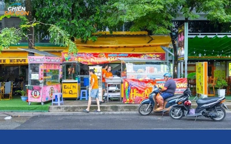 Tiệm bánh mì Hồng Ngọc lâu đời ở Sài Gòn
