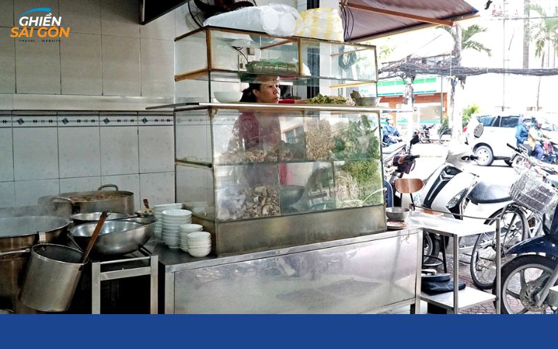 Không gian quán Bún Bò Huế 31 Quận 1