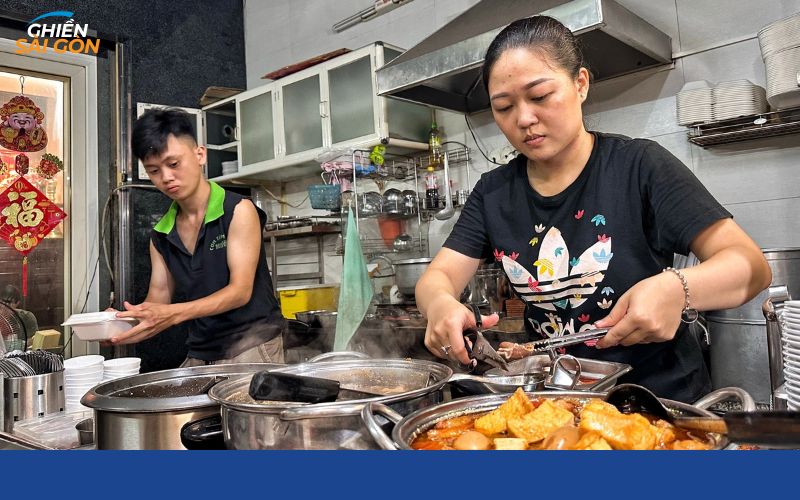 Cơm sườn bì chả tại cơm tấm Mười