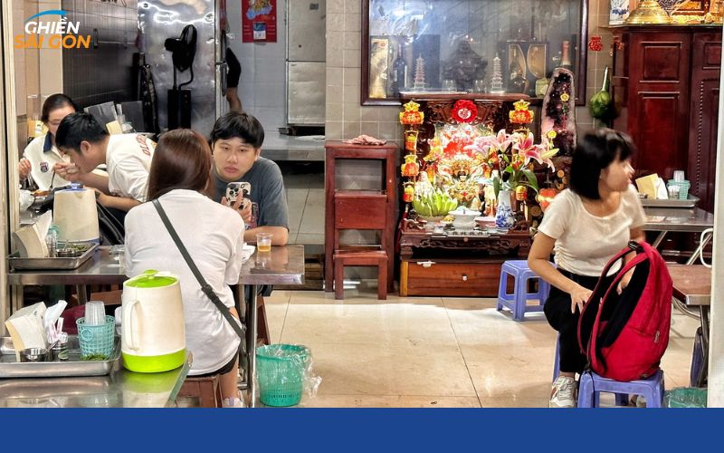 Không gian quán cơm tấm Mười Quận Bình Thạnh