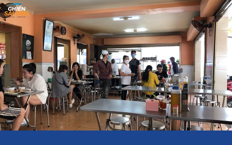 Không gian phục vụ tại cơm tấm An Dương Vương