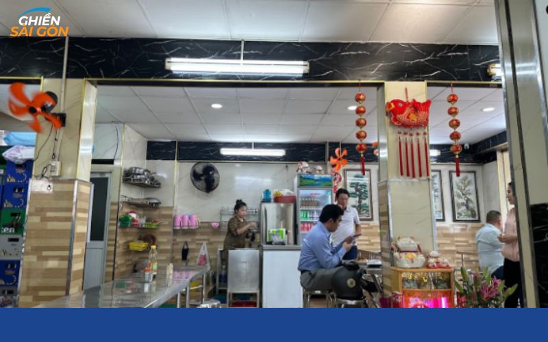 Không gian quán cơm tấm Bé Bự Quận 10