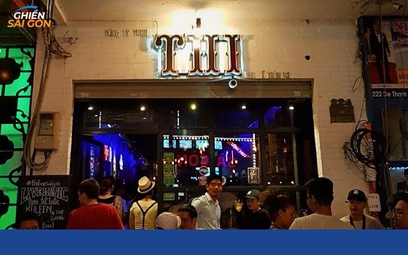 Không gian quán Thi Bar Saigon tại phố Tây Bùi Viện